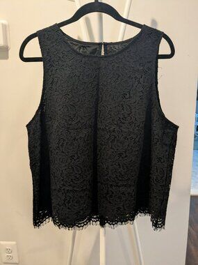 Black lace tank L